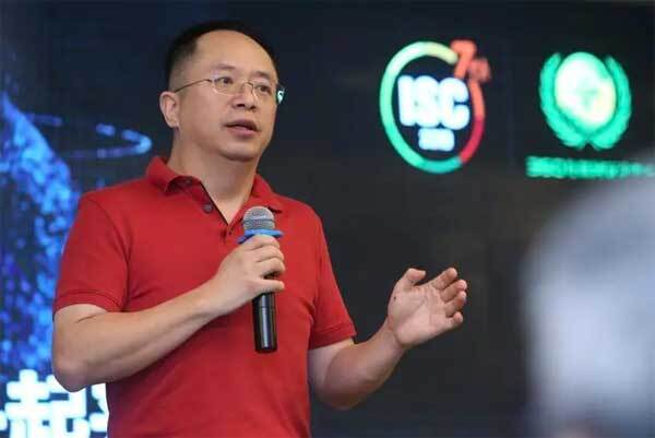 全國政協(xié)委員、經(jīng)濟(jì)委員會委員、360集團(tuán)董事長兼CEO 周鴻祎
