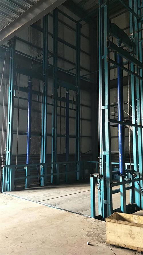 成都液壓貨梯銷售廠家、貨物電梯安裝定做電話