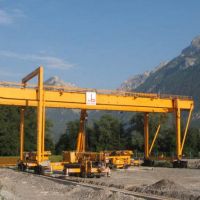 青島起重、起重機(jī)械、起重機(jī)、MH電動(dòng)葫蘆門式起重機(jī)