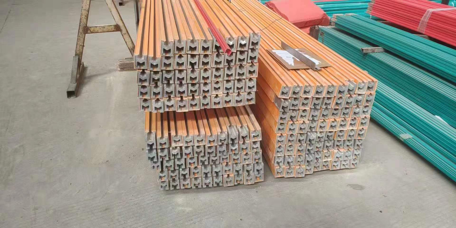河南長(zhǎng)垣單極滑線廠家直銷